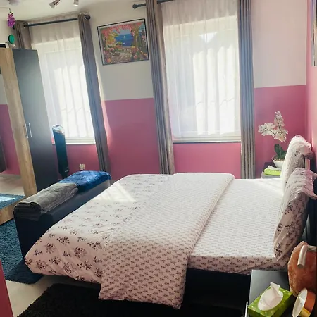 Bien-etre-au-calme Et Parking Gratuit Ferienhaus Seraing